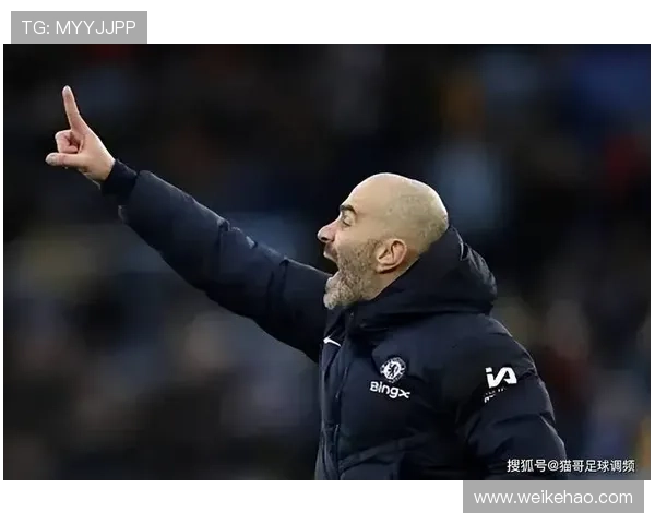 球迷抗议蓝科高喊恩佐马雷斯卡