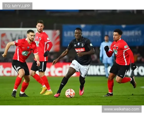 阿德莱德联四球横扫珀斯光荣队 阿德莱德联四球横扫珀斯光荣队